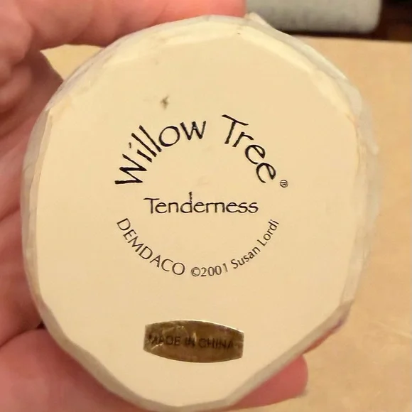 Willow Tree Embrace Sculpture - Cream and Brown - Picture 2 of 2